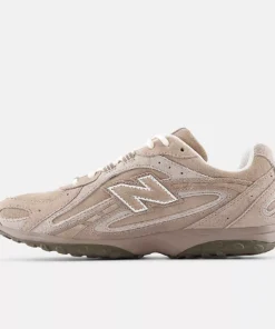 Alternative view of New Balance 204L Mushroom Arid Stone