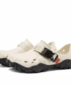 Alternative view of Crocs all terrain atlas beige