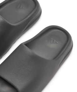 Alternative view of Adidas Yeezy Slide Onyx