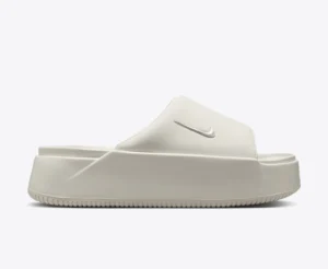 Nike Calm Slide sail