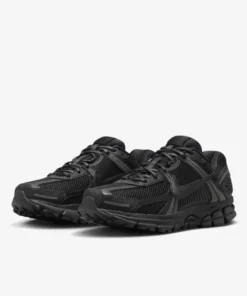 Alternative view of nike zoom vomero 5 triple black