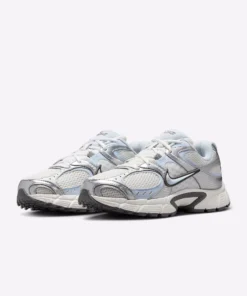 Alternative view of Nike V5 RNR summit white blue tint